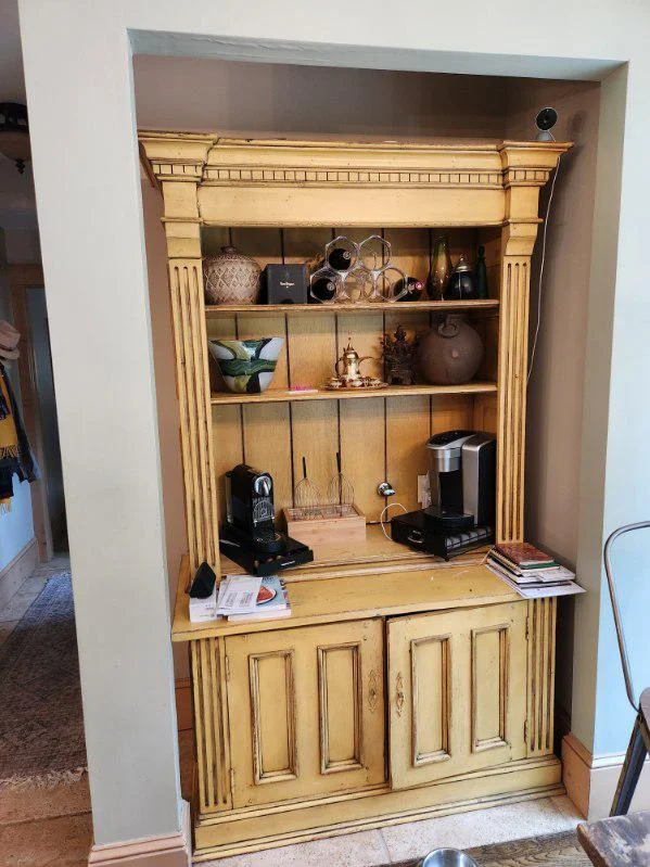 Wine bar area before renovation — unused space